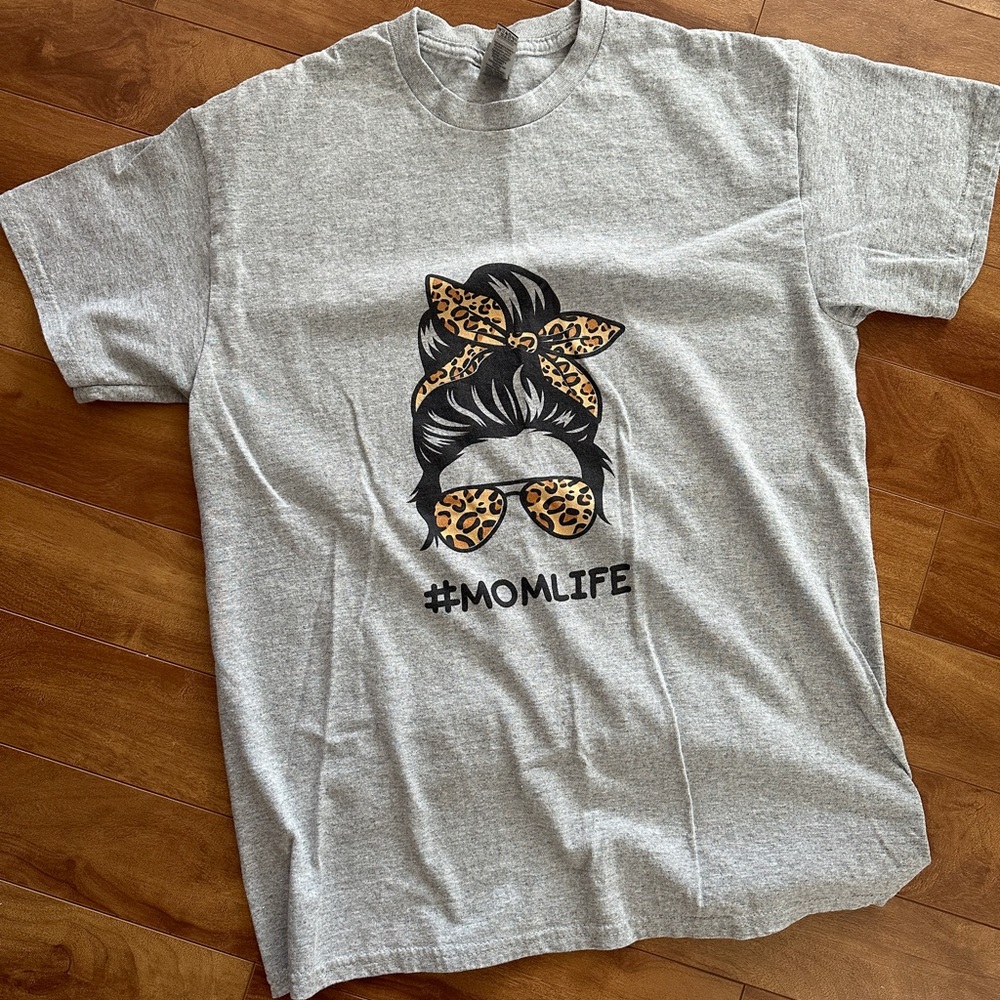 Mom Life Tee